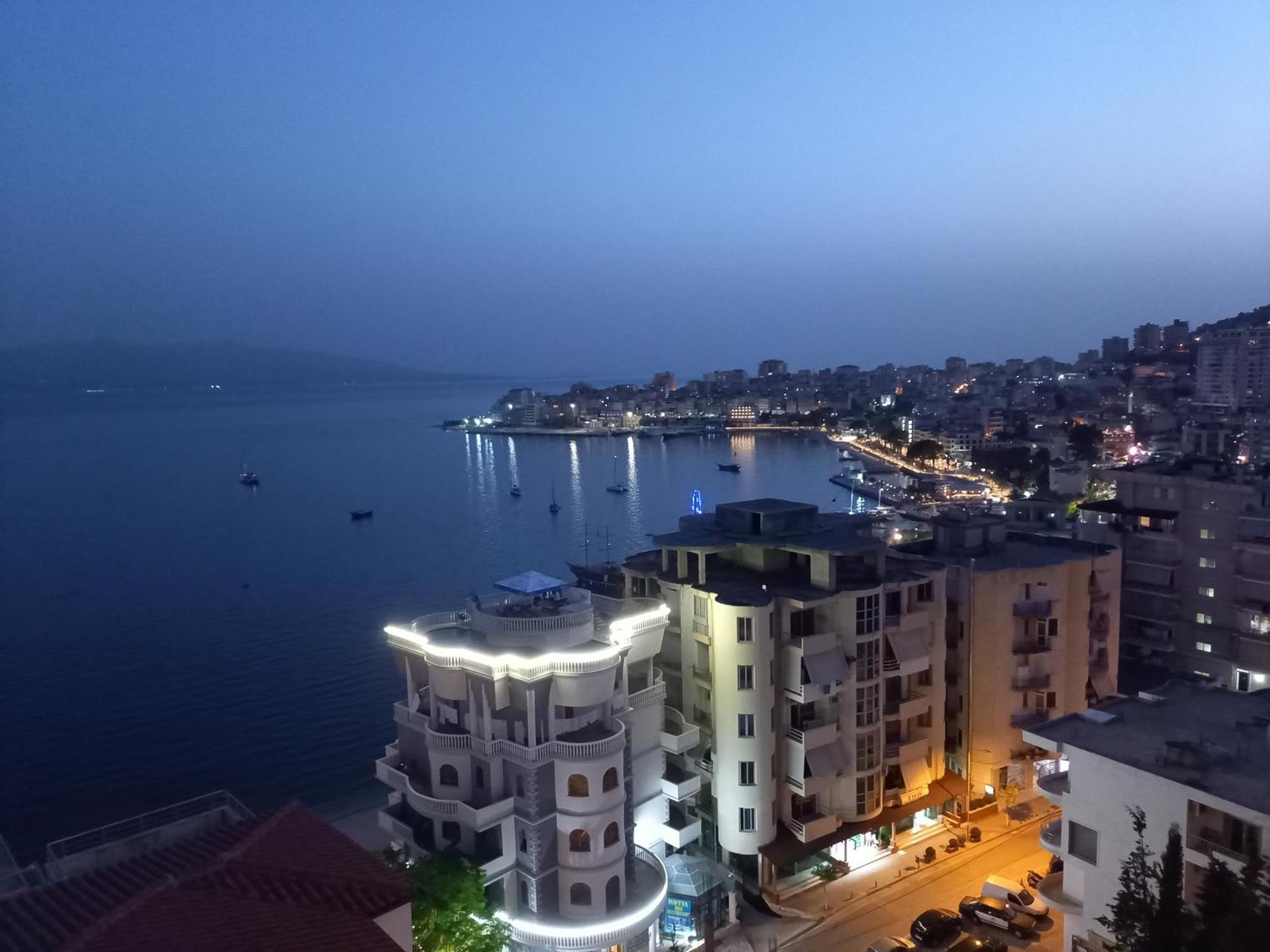 Bay View Apartment Sarande Bagian luar foto
