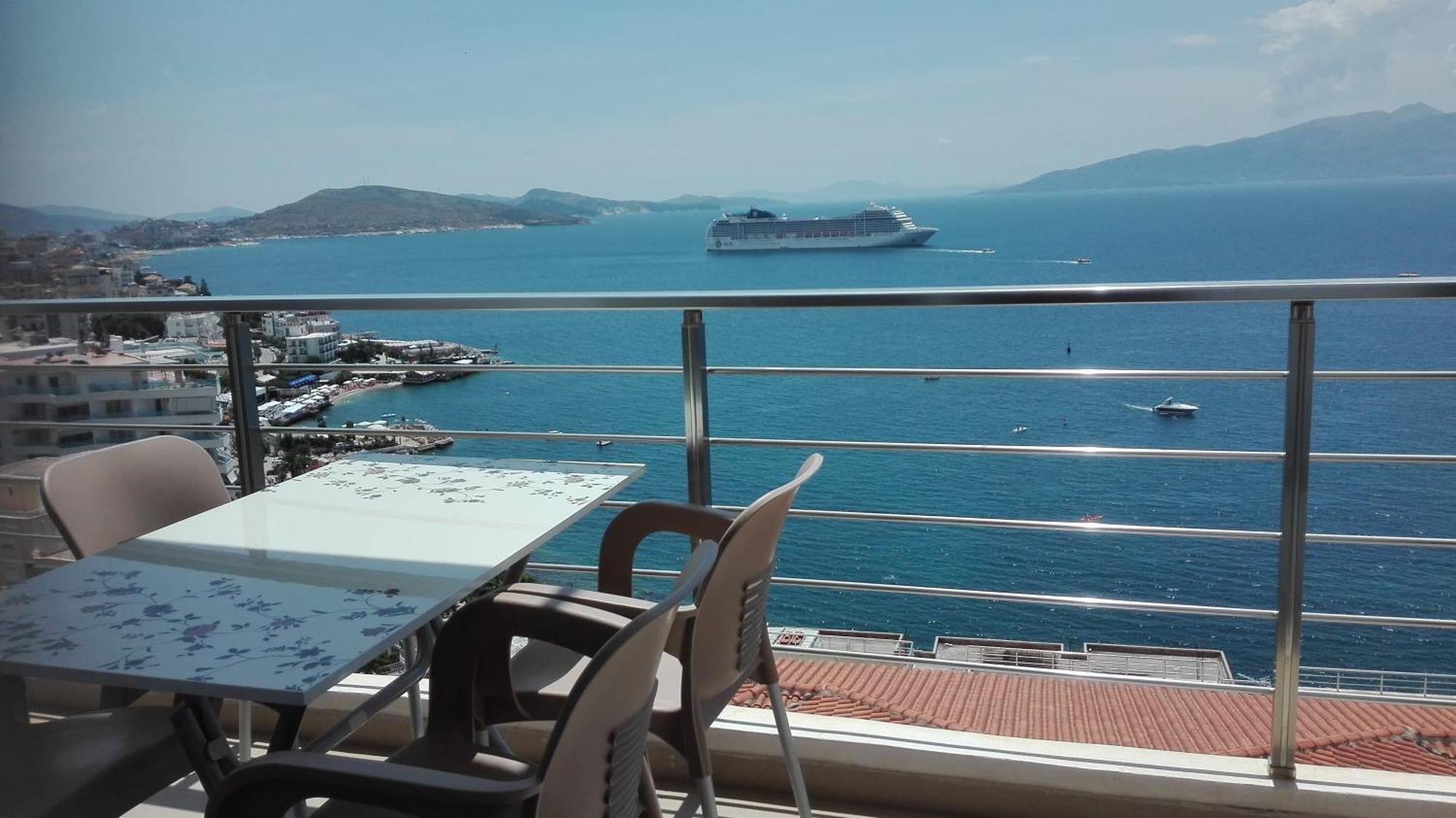 Bay View Apartment Sarande Bagian luar foto