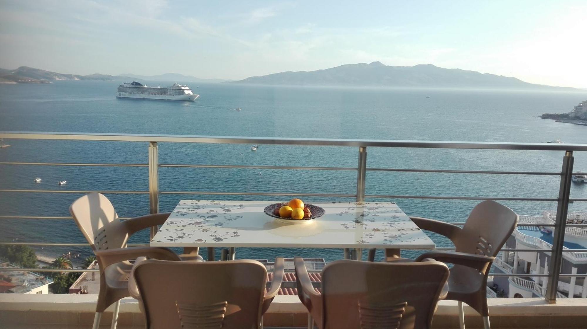 Bay View Apartment Sarande Bagian luar foto