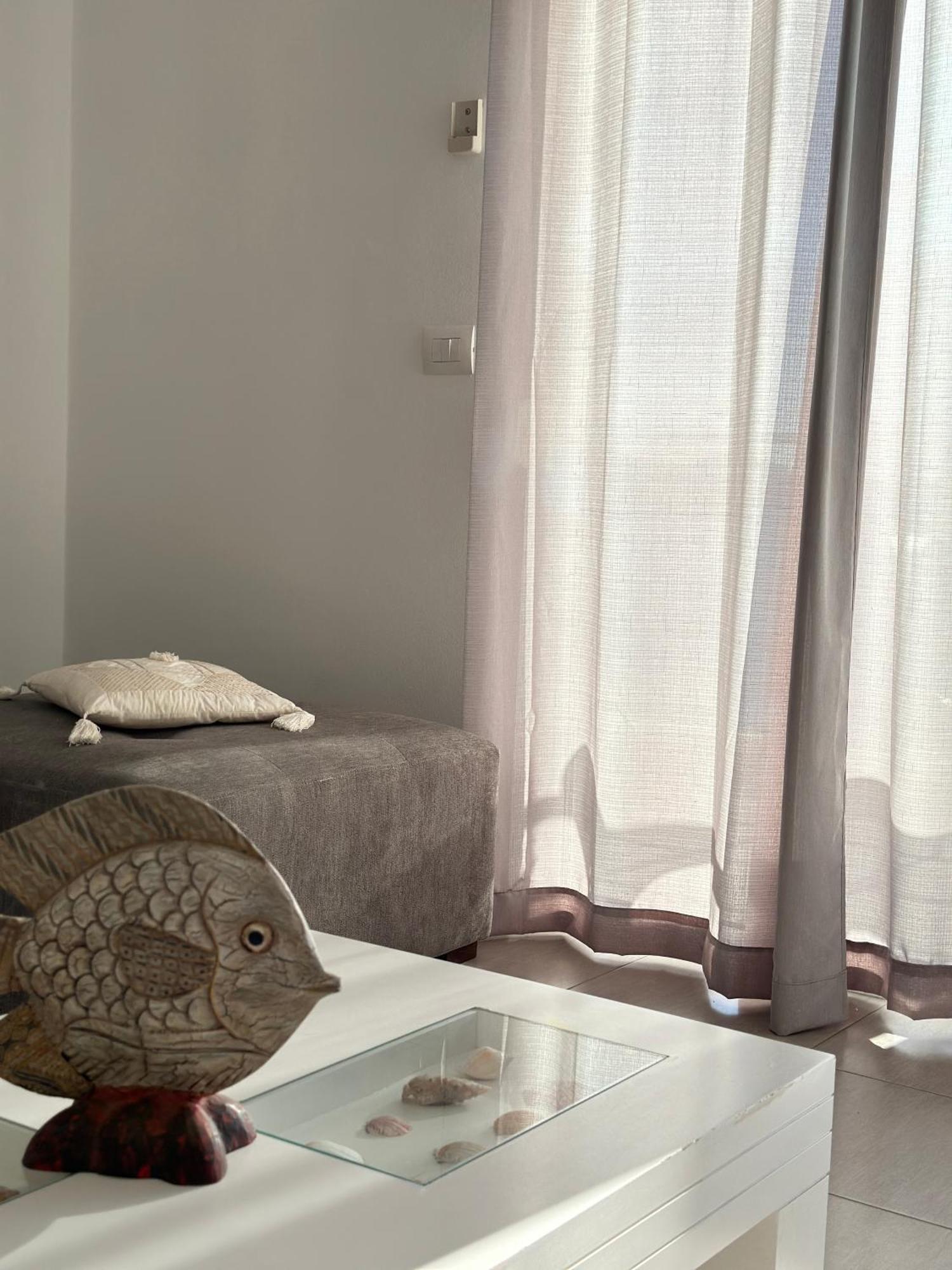 Bay View Apartment Sarande Bagian luar foto