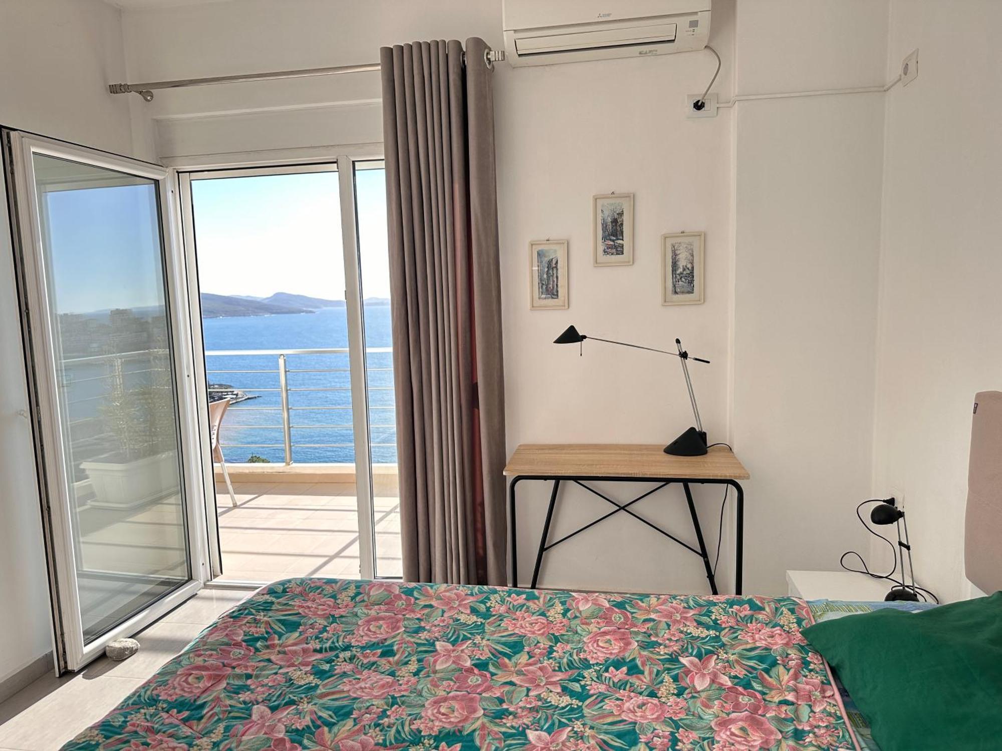 Bay View Apartment Sarande Bagian luar foto