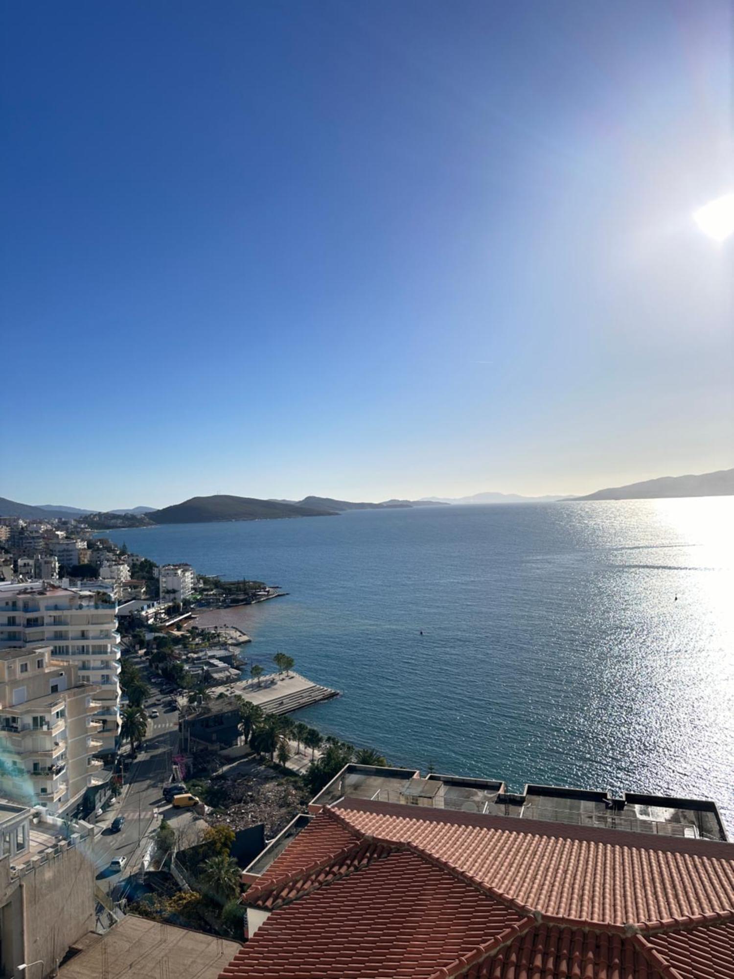Bay View Apartment Sarande Bagian luar foto