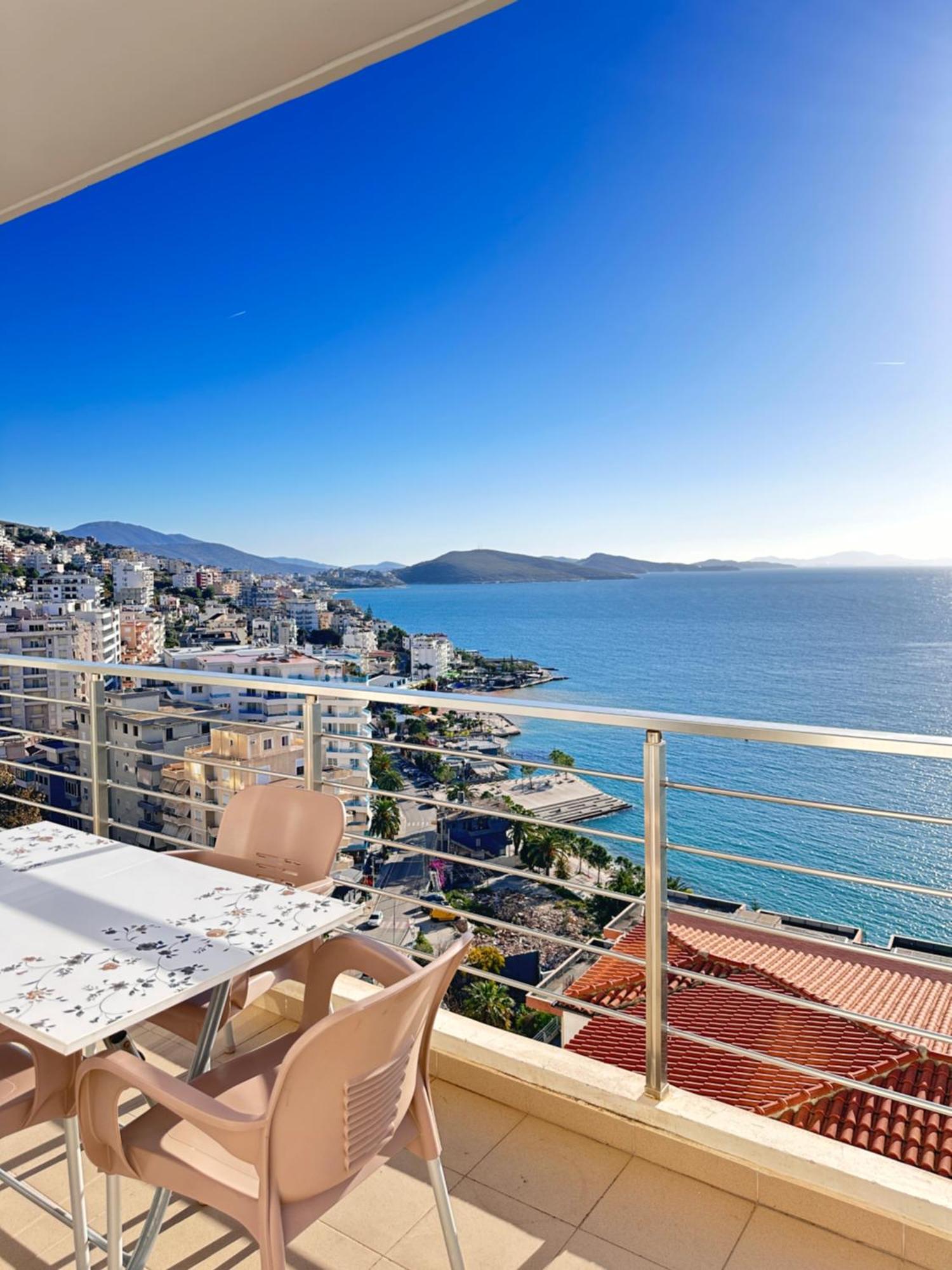 Bay View Apartment Sarande Bagian luar foto