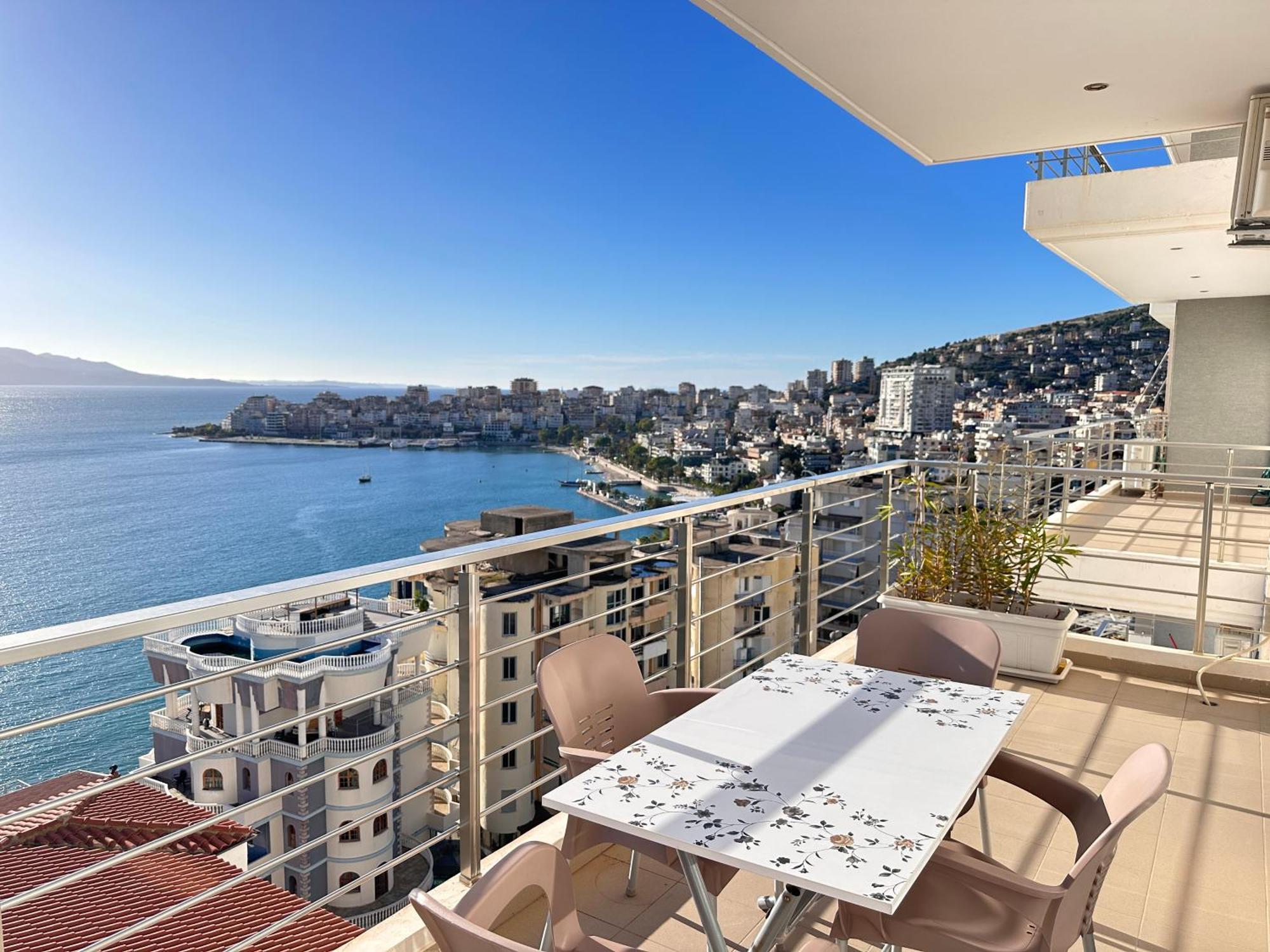 Bay View Apartment Sarande Bagian luar foto