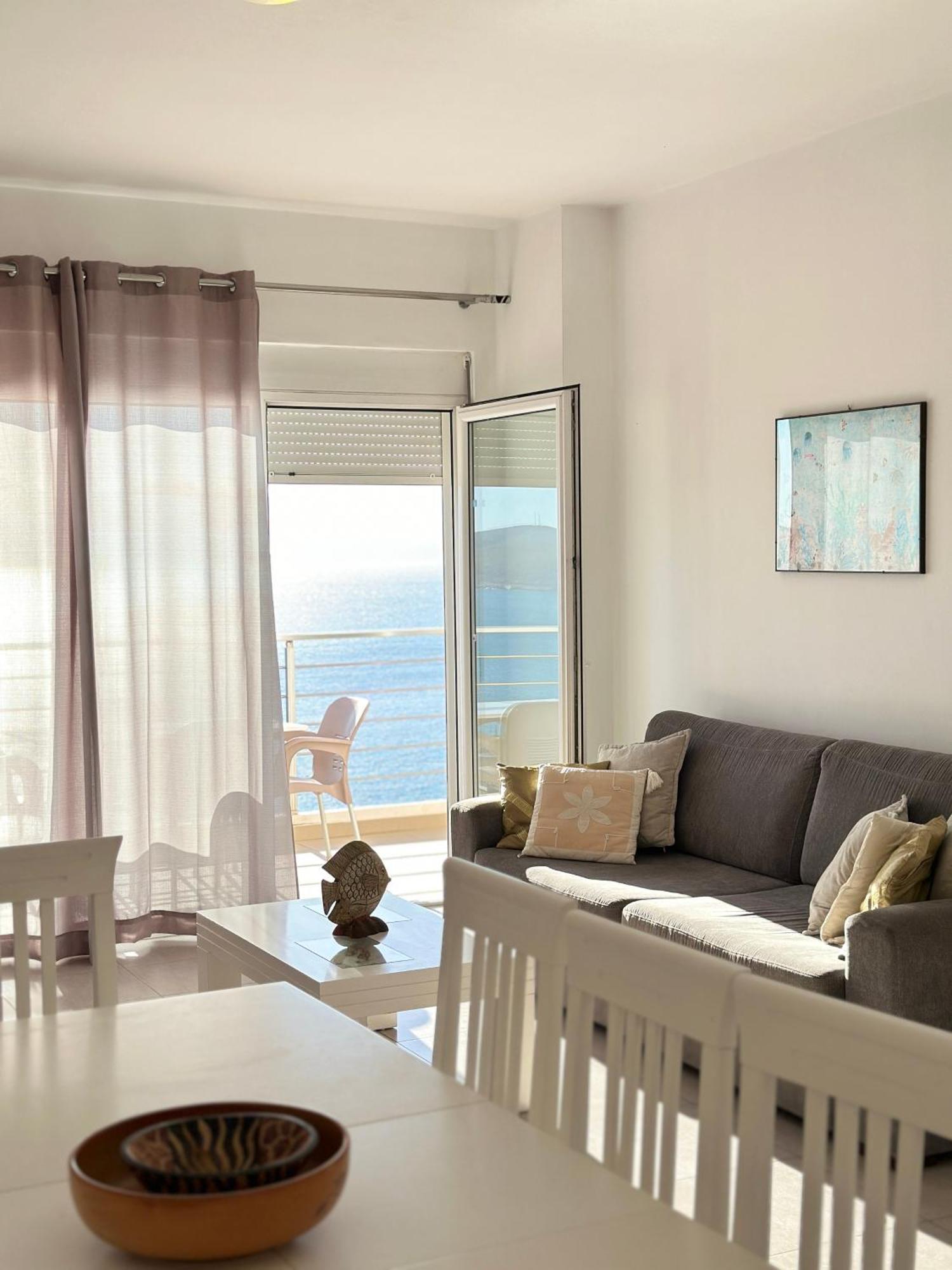 Bay View Apartment Sarande Bagian luar foto