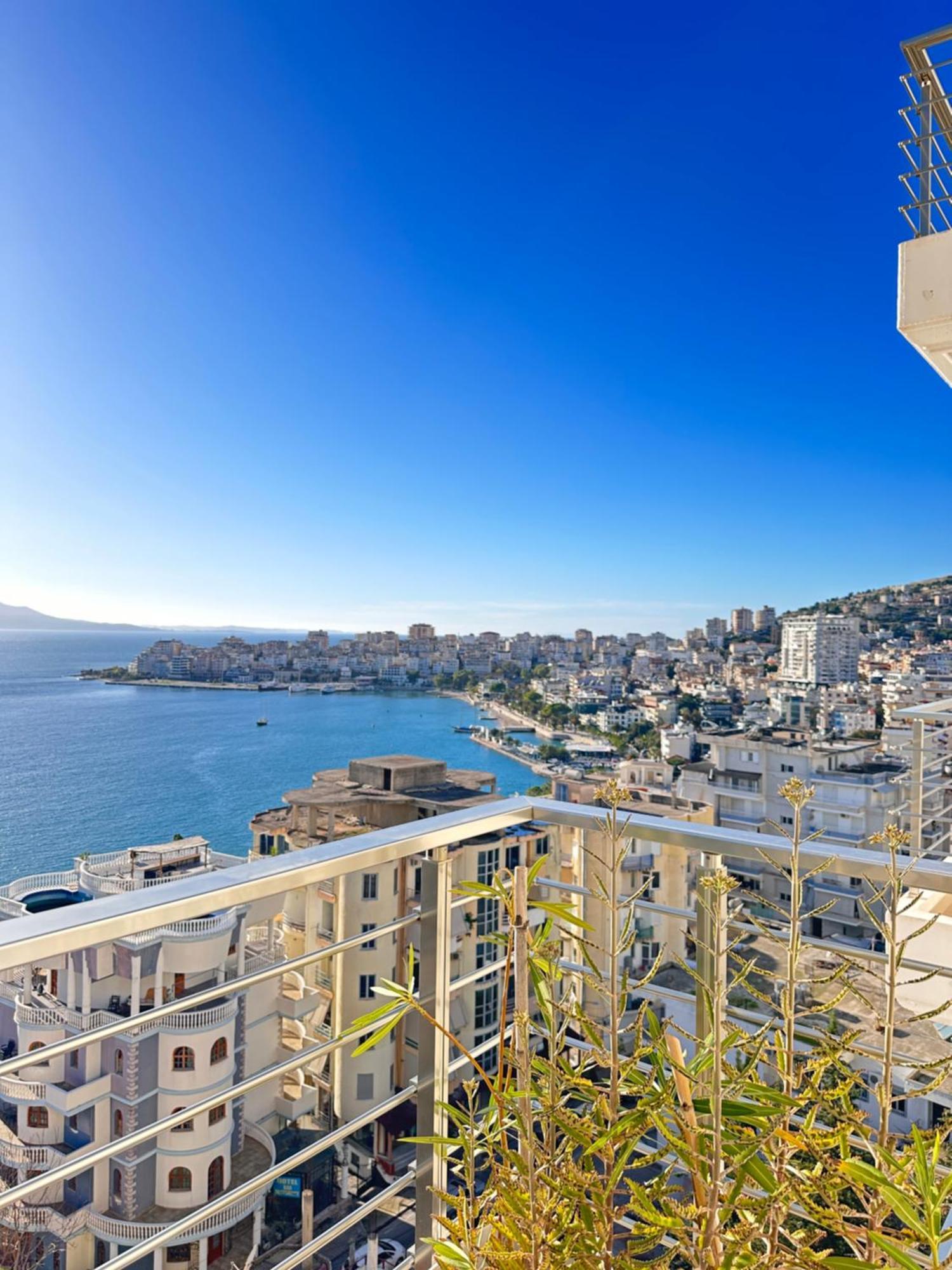 Bay View Apartment Sarande Bagian luar foto