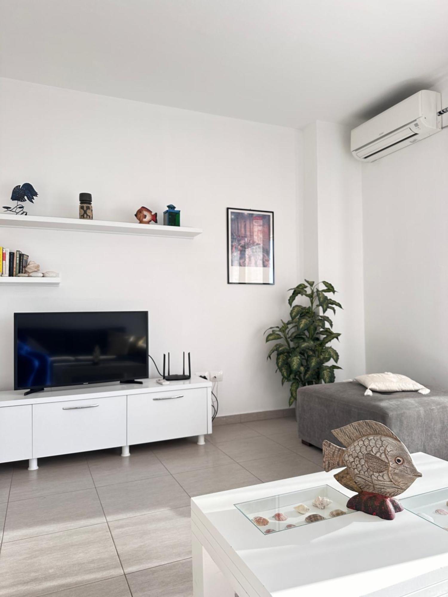 Bay View Apartment Sarande Bagian luar foto